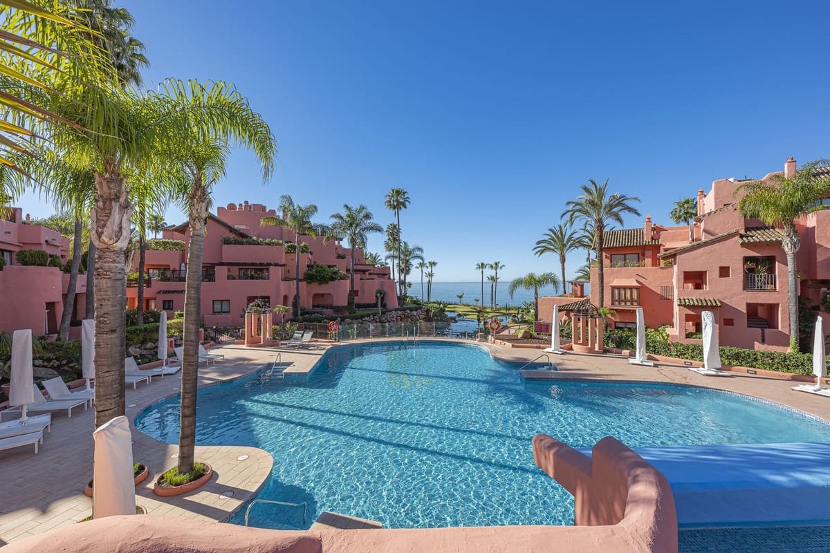 3 slaapkamer Appartement te koop in Estepona met zwembad garage - € 2.695.000 (Ref: 10019999)