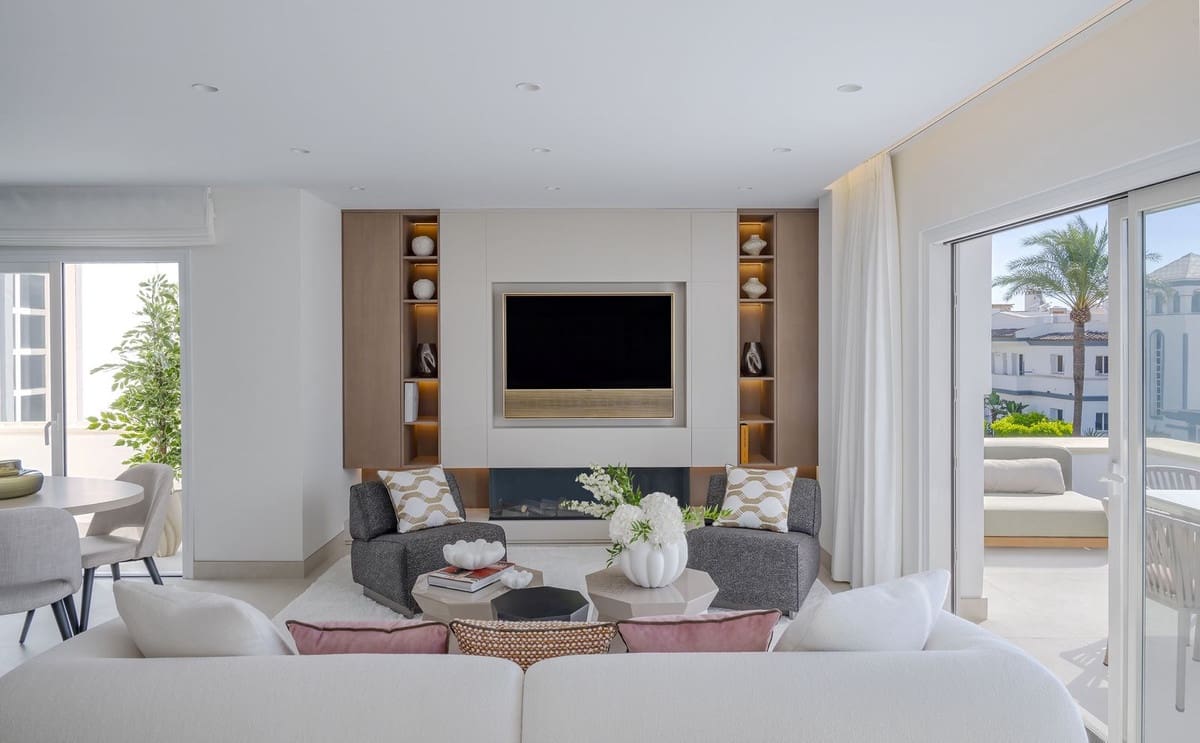 3 chambre Penthouse à vendre à New Golden Mile avec piscine - 2 495 000 € (Ref: 10033203)