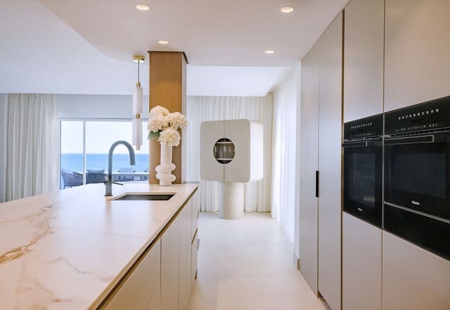 3 chambre Penthouse à vendre à New Golden Mile, Estepona avec piscine - 2 495 000 € (Ref: 10033203)
