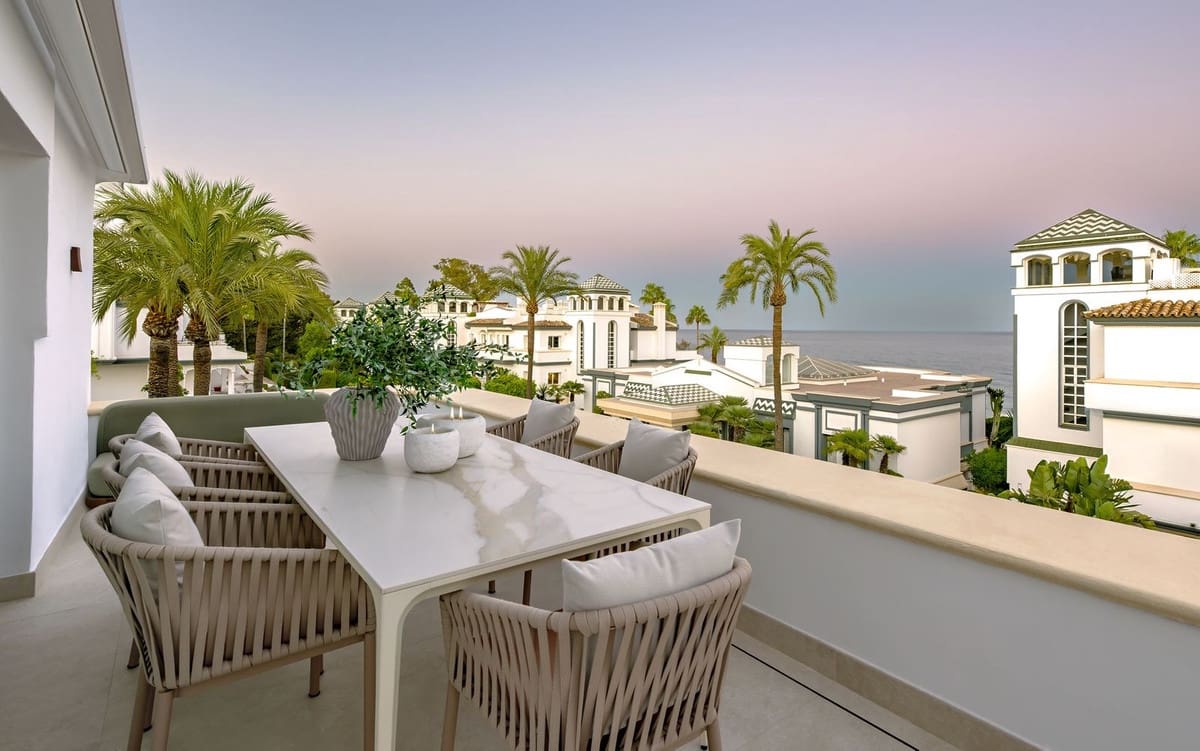 3 chambre Penthouse à vendre à New Golden Mile avec piscine - 2 495 000 € (Ref: 10033203)