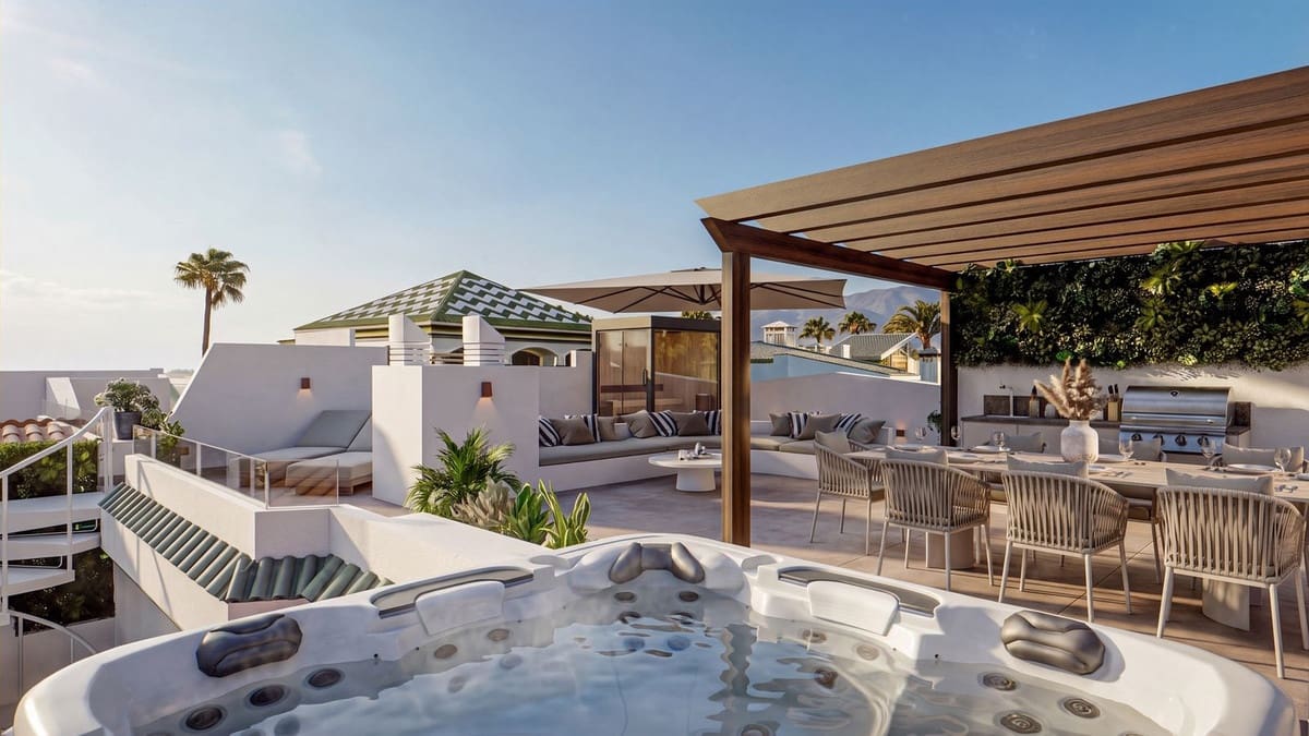 3 chambre Penthouse à vendre à New Golden Mile avec piscine - 2 495 000 € (Ref: 10033203)