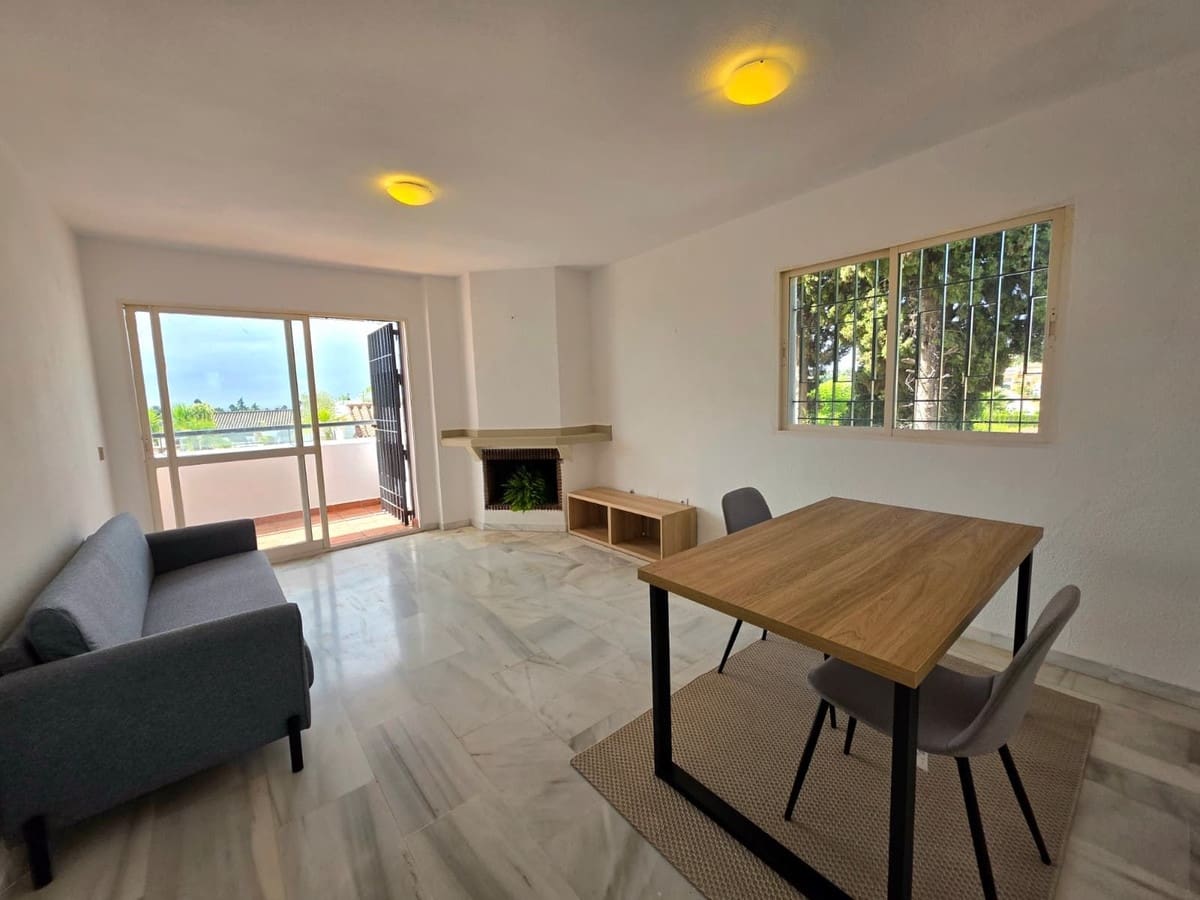 2 Zimmer Penthouse zu verkaufen in Aloha Golf mit Pool Garage - 345.000 € (Ref: 10042240)