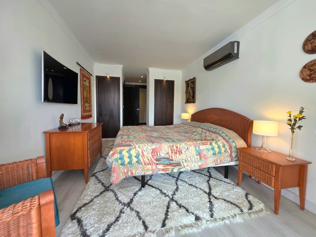 2 bedroom Apartment for sale in La Quinta with pool garage - € 595,000 (Ref: 10043292)