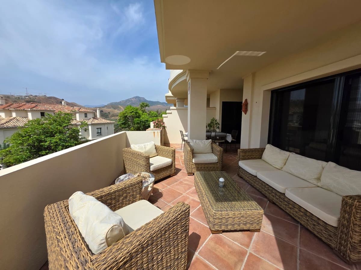 3 Zimmer Apartment zu vermieten in Benahavis mit Pool Garage - 3.300 € (Ref: 10048468)