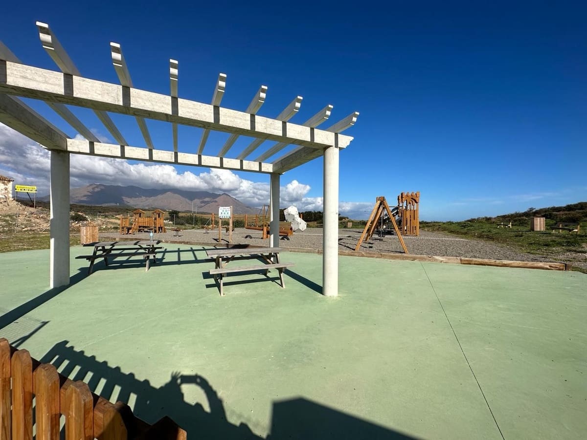 3 slaapkamer Appartement te koop in Bahia de Casares met zwembad garage - € 324.000 (Ref: 10057412)