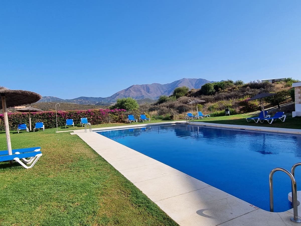 3 slaapkamer Appartement te koop in Bahia de Casares met zwembad garage - € 324.000 (Ref: 10057412)