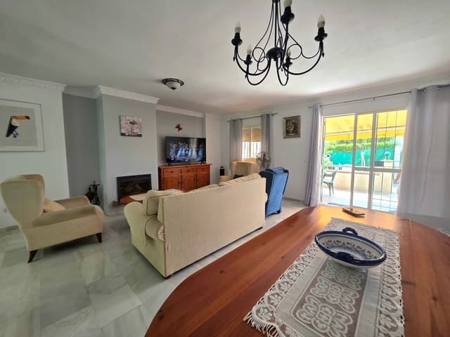 3 sovrum Hus till salu i Aloha Golf, Marbella med pool garage - 620 000 € (Ref: 10090946)