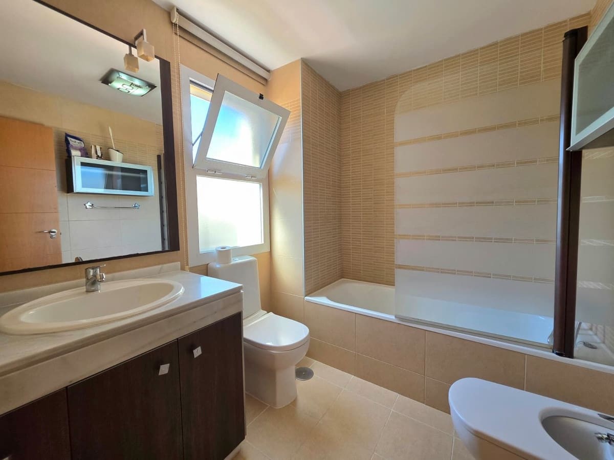 3 soverom Leilighet til salgs i New Golden Mile med svømmebasseng garasje - € 399 000 (Ref: 10111052)