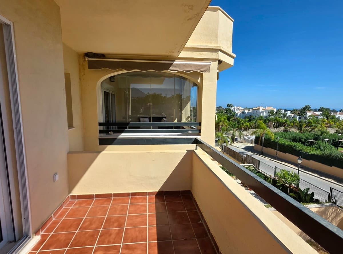 3 soverom Leilighet til salgs i New Golden Mile med svømmebasseng garasje - € 399 000 (Ref: 10111052)