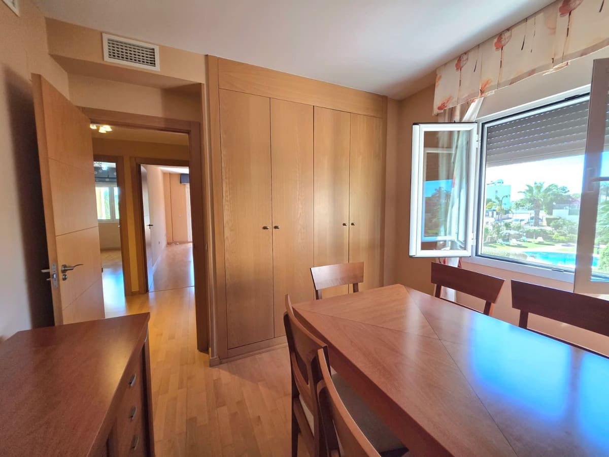 3 soverom Leilighet til salgs i New Golden Mile med svømmebasseng garasje - € 399 000 (Ref: 10111052)
