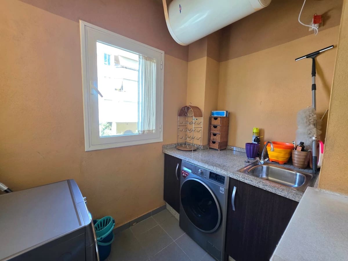 3 soverom Leilighet til salgs i New Golden Mile med svømmebasseng garasje - € 399 000 (Ref: 10111052)
