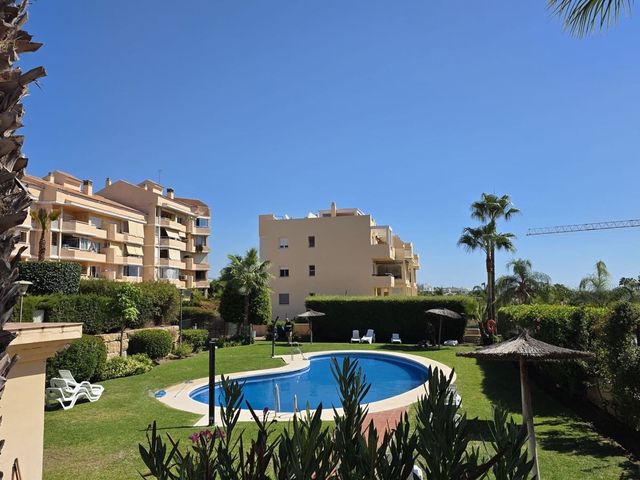 Apartamento de 3 habitaciones en Selwo, Estepona en venta con piscina garaje - 399.000 € (Ref: 10111052)