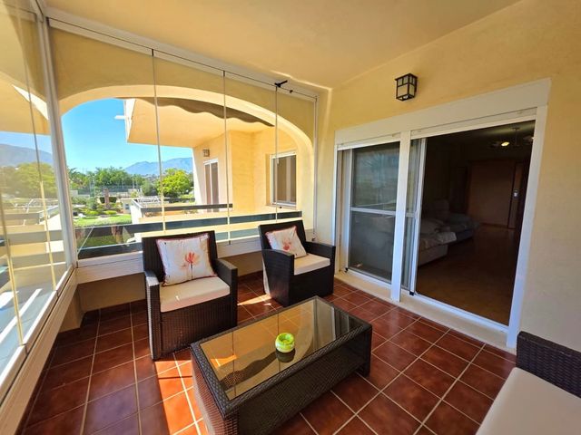 Apartamento de 3 habitaciones en Selwo, Estepona en venta con piscina garaje - 399.000 € (Ref: 10111052)