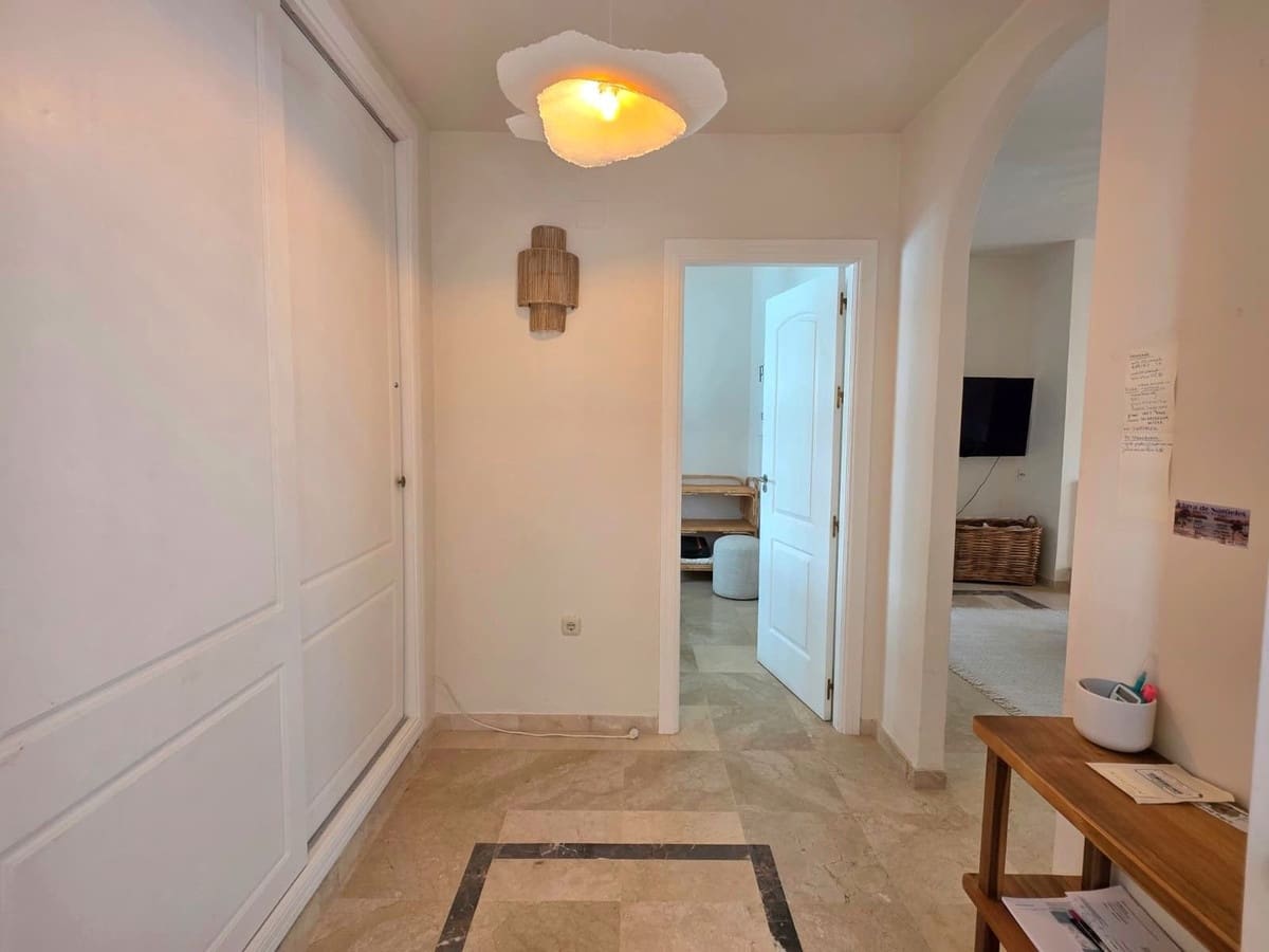 3 sovrum Lägenhet till salu i Aloha Golf med pool garage - 575 000 € (Ref: 10124674)