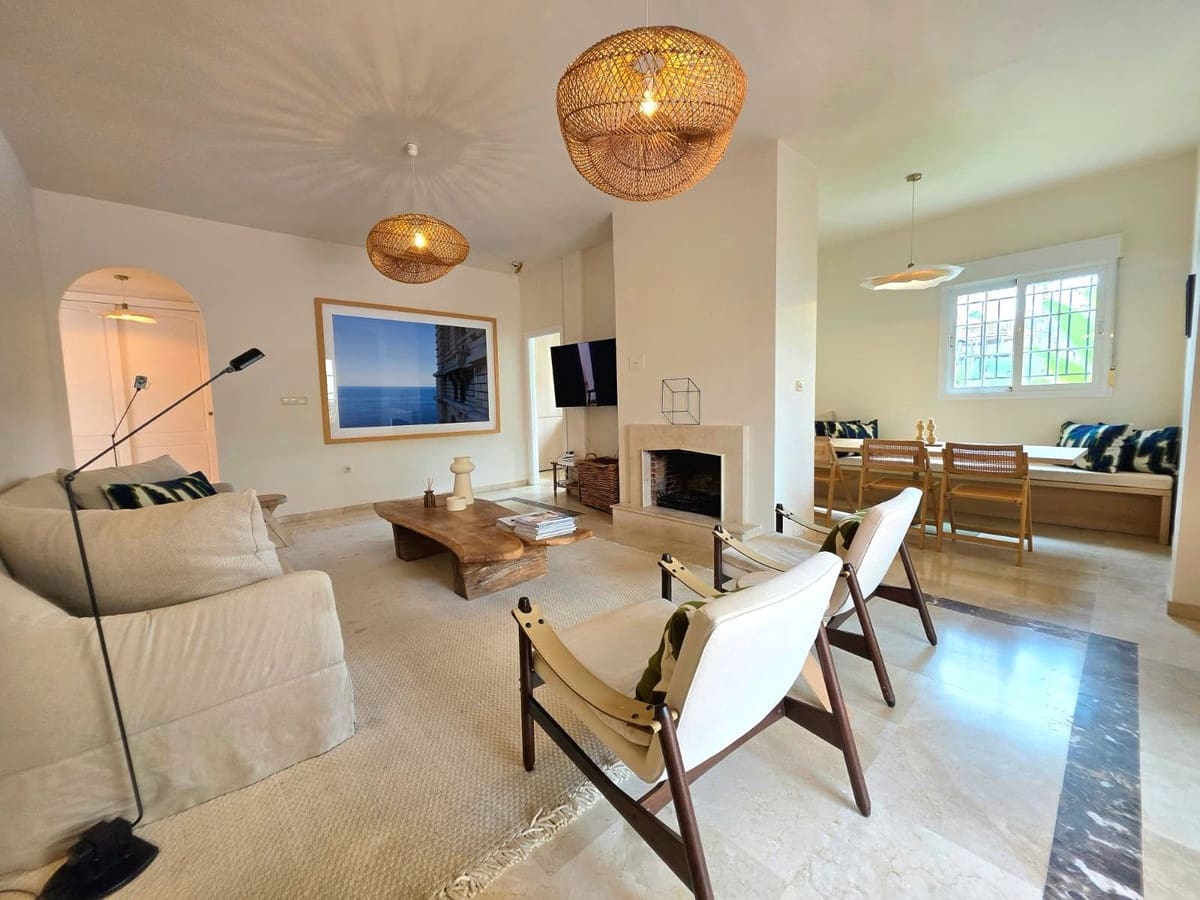 3 sovrum Lägenhet till salu i Aloha Golf med pool garage - 575 000 € (Ref: 10124674)