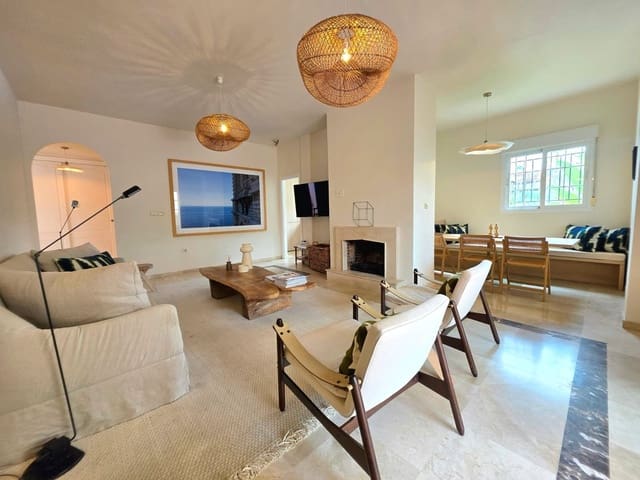 3 sovrum Lägenhet till salu i Aloha Golf, Marbella med pool garage - 575 000 € (Ref: 10124674)