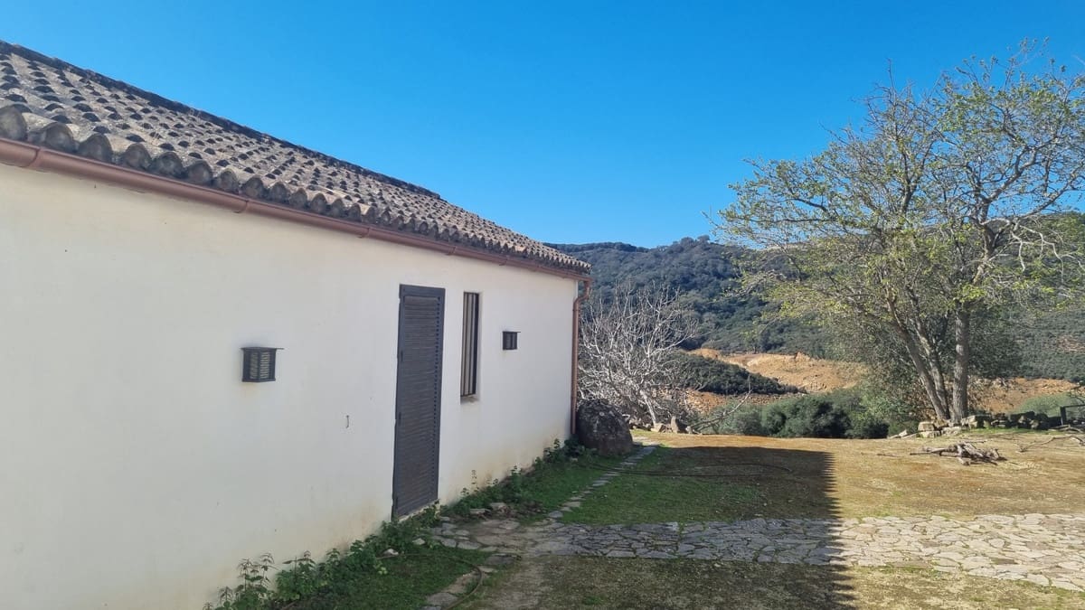 2 bedroom Finca/Country House for sale in Castellar de la Frontera with garage - € 1,800,000 (Ref: 6694856)