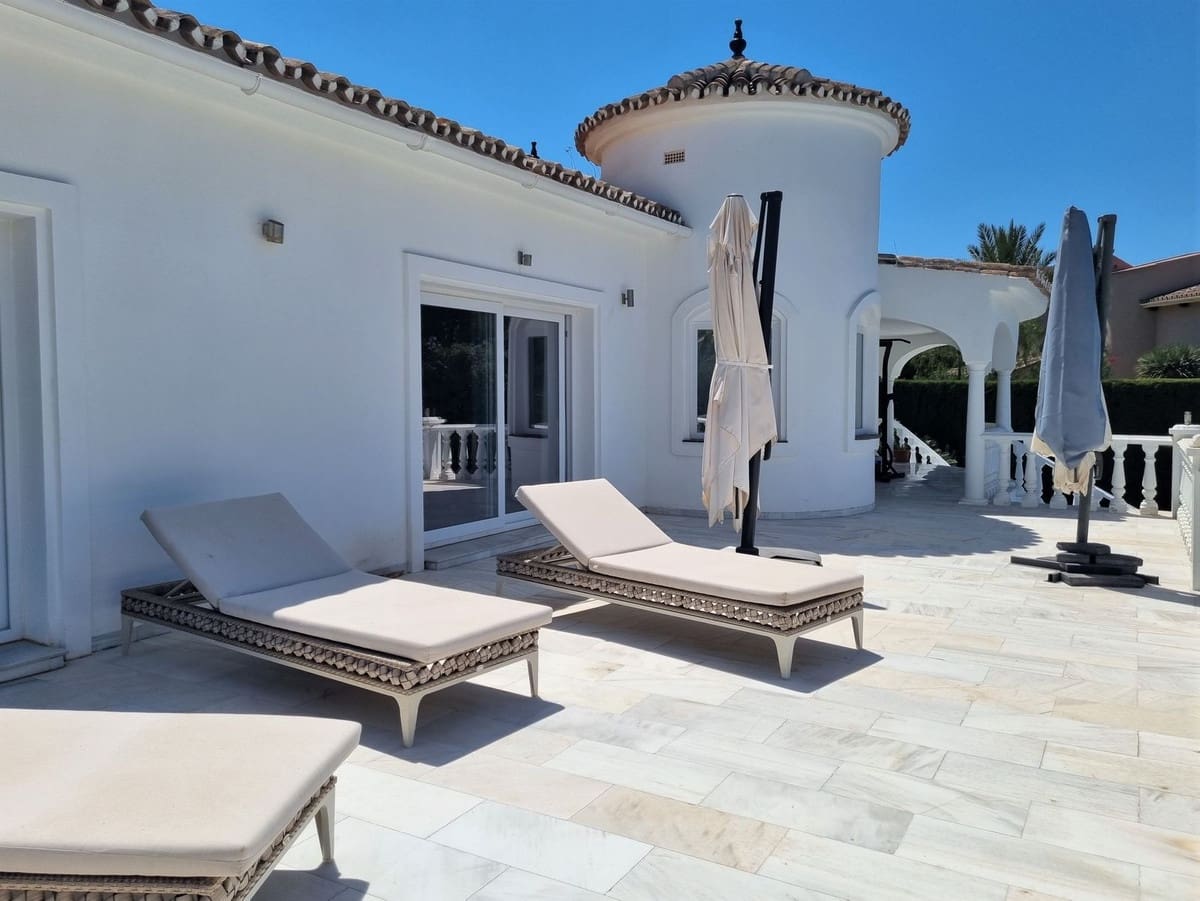 5 soverom Villa til salgs i Elviria med svømmebasseng garasje - € 1 850 000 (Ref: 7539590)