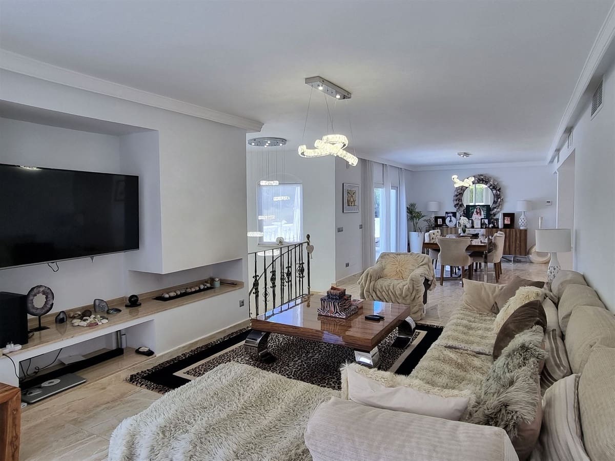 5 soverom Villa til salgs i Elviria med svømmebasseng garasje - € 1 850 000 (Ref: 7539590)