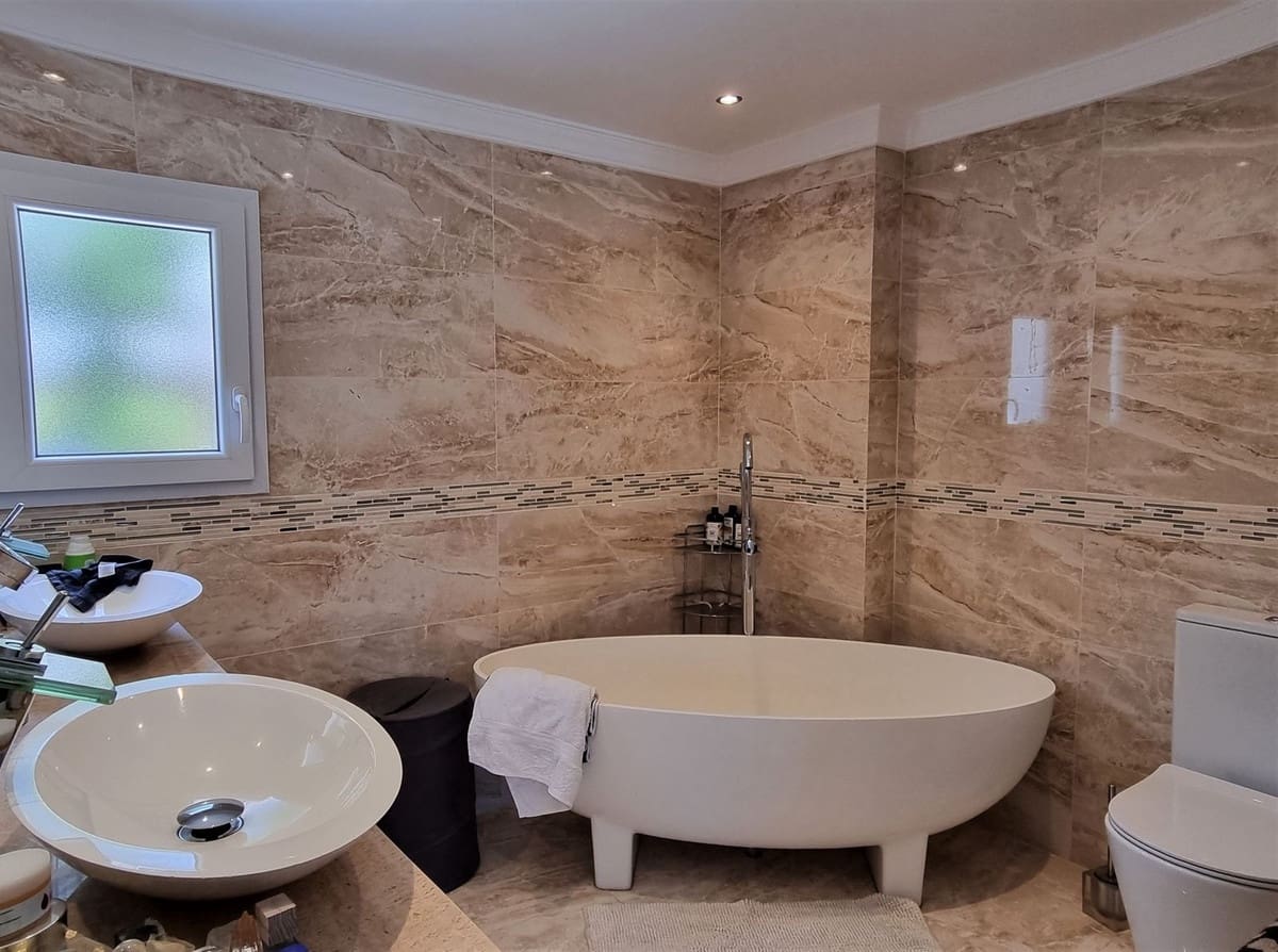 5 soverom Villa til salgs i Elviria med svømmebasseng garasje - € 1 850 000 (Ref: 7539590)