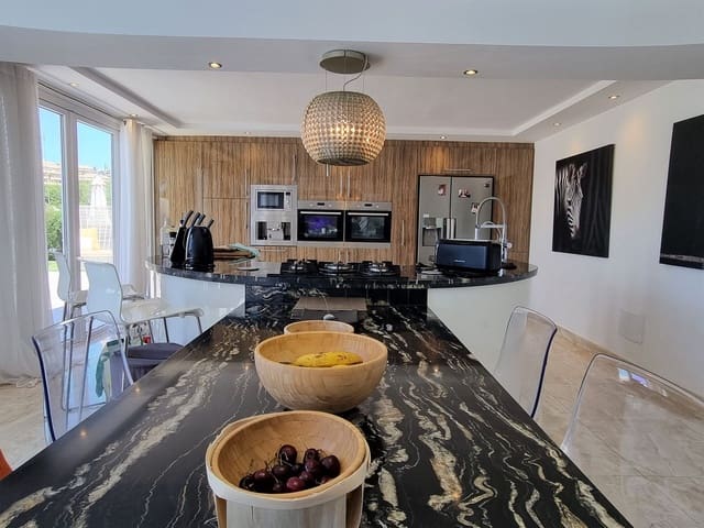 5 soveværelse Villa til salg i Elviria, Marbella med swimmingpool garage - € 1.850.000 (Ref: 7539590)