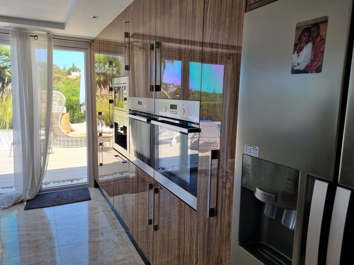 Chalet de 5 habitaciones en Elviria en venta con piscina garaje - 1.795.000 € (Ref: 7539590)