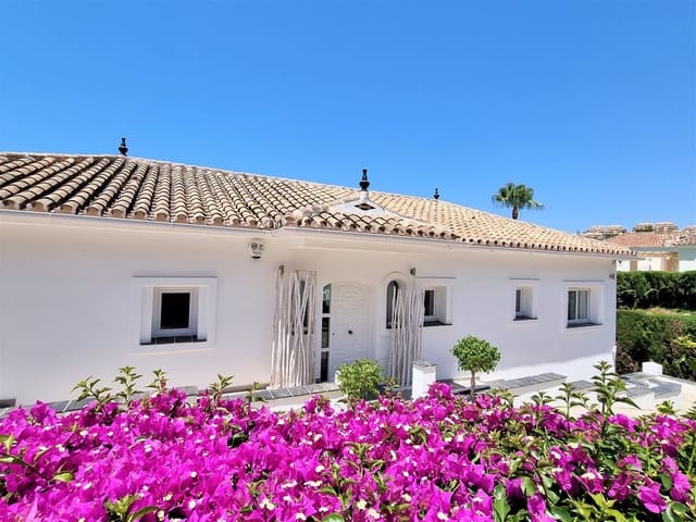 5 sypialnia Willa na sprzedaż w Elviria, Marbella z basenem garażem - 1 795 000 € (Ref: 7539590)