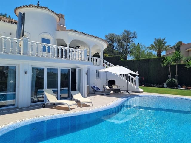 5 sypialnia Willa na sprzedaż w Elviria, Marbella z basenem garażem - 1 795 000 € (Ref: 7539590)