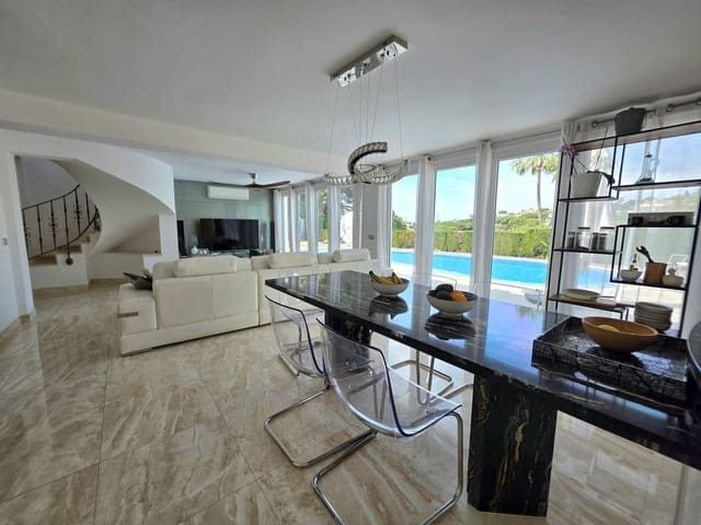 5 sypialnia Willa na sprzedaż w Elviria, Marbella z basenem garażem - 1 795 000 € (Ref: 7539590)