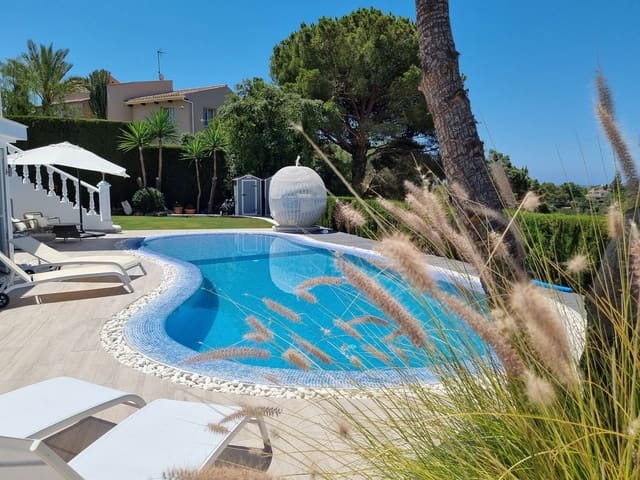 5 sypialnia Willa na sprzedaż w Elviria, Marbella z basenem garażem - 1 795 000 € (Ref: 7539590)
