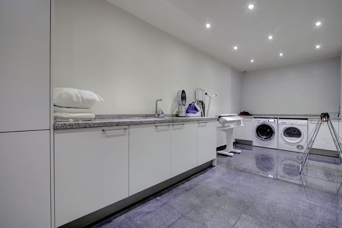 5 sypialnia Willa na sprzedaż w Nueva Andalucia z basenem garażem - 3 950 000 € (Ref: 7546687)