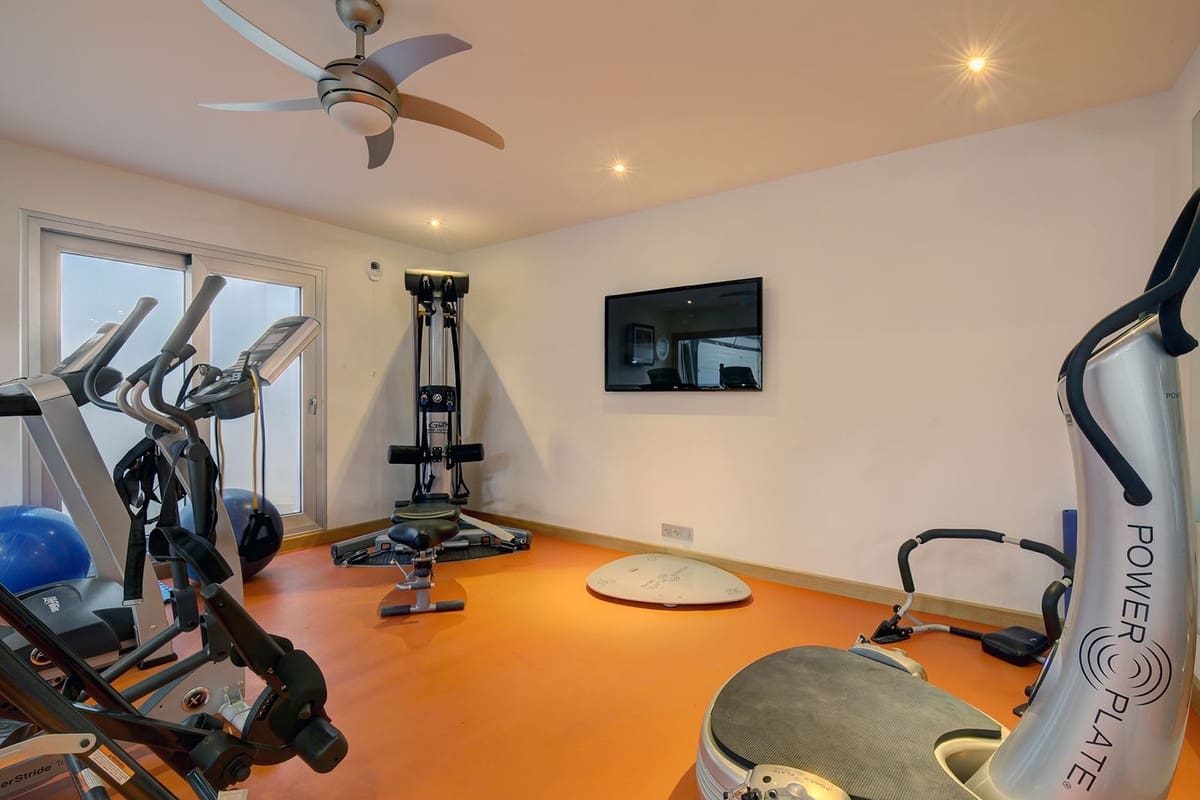 5 chambre Villa/Maison à vendre à Nueva Andalucia avec piscine garage - 3 950 000 € (Ref: 7546687)