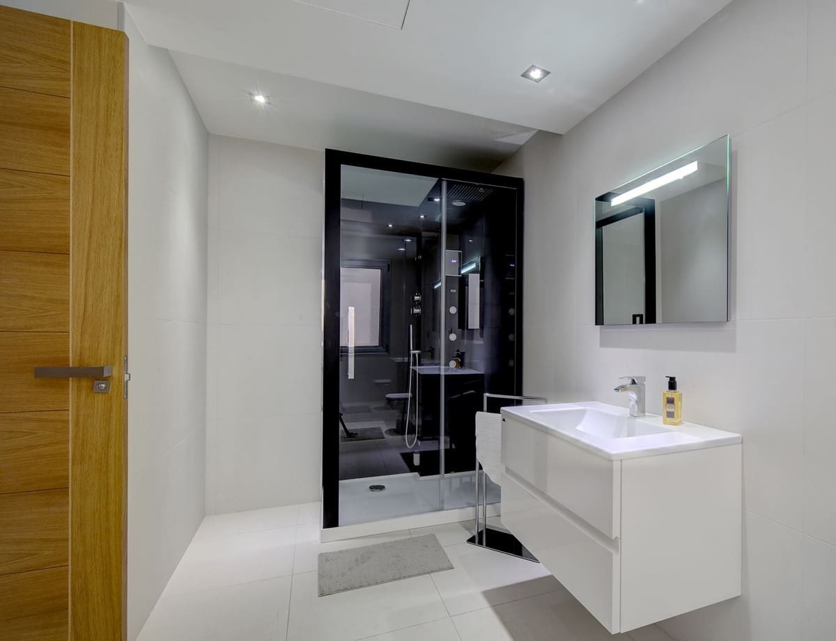 5 chambre Villa/Maison à vendre à Nueva Andalucia avec piscine garage - 3 950 000 € (Ref: 7546687)