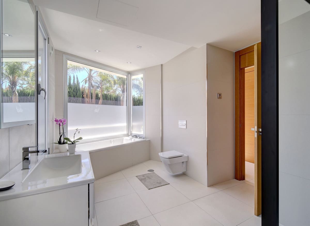 5 chambre Villa/Maison à vendre à Nueva Andalucia avec piscine garage - 3 950 000 € (Ref: 7546687)