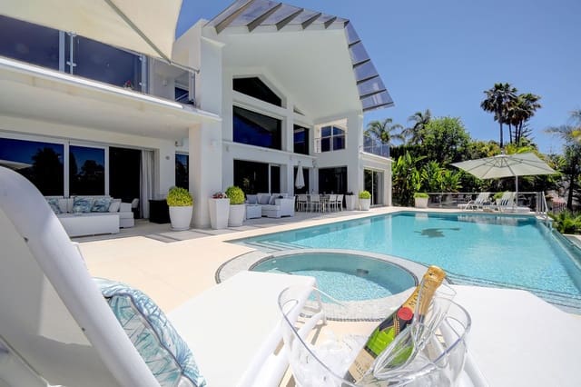 5 bedroom Villa for sale in Nueva Andalucia, Marbella with pool garage - € 3,950,000 (Ref: 7546687)