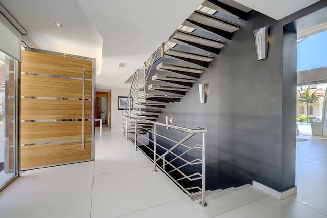 5 bedroom Villa for sale in Nueva Andalucia, Marbella with pool garage - € 3,950,000 (Ref: 7546687)