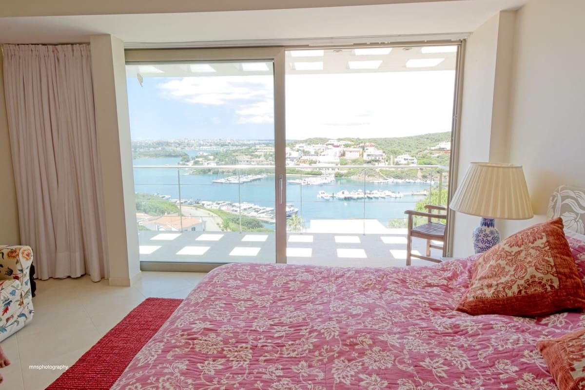 4 soveværelse Villa til salg i Mahon / Mao med swimmingpool garage - € 3.700.000 (Ref: 8404125)