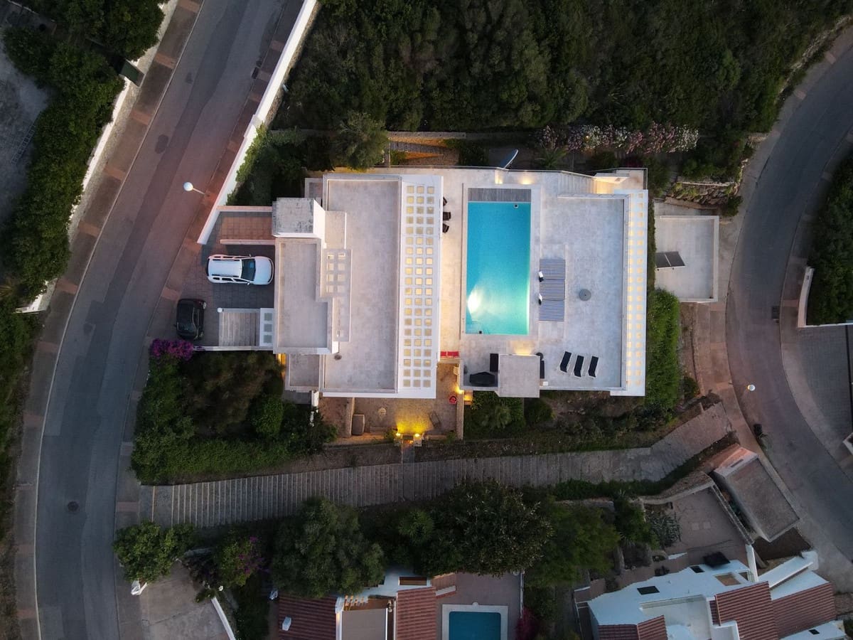 4 soveværelse Villa til salg i Mahon / Mao med swimmingpool garage - € 3.700.000 (Ref: 8404125)