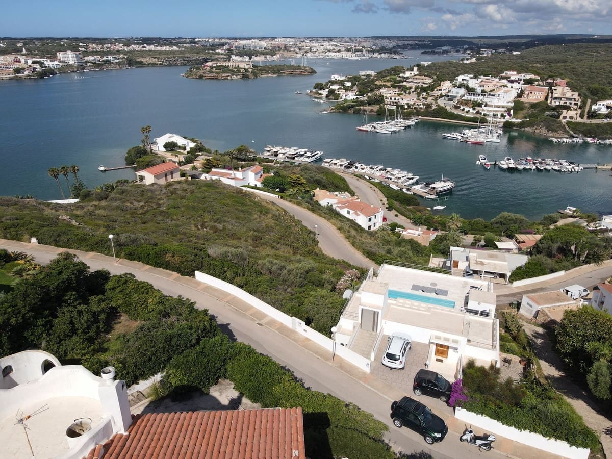 4 soveværelse Villa til salg i Mahon / Mao med swimmingpool garage - € 3.700.000 (Ref: 8404125)