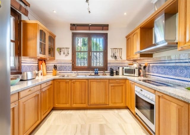 5 soverom Villa til leie i Golden Mile, Marbella med svømmebasseng garasje - € 17 000 (Ref: 8464048)