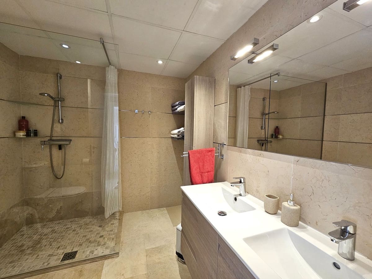 2 soveværelse Penthouse til salg i Estepona med swimmingpool garage - € 539.000 (Ref: 8488429)