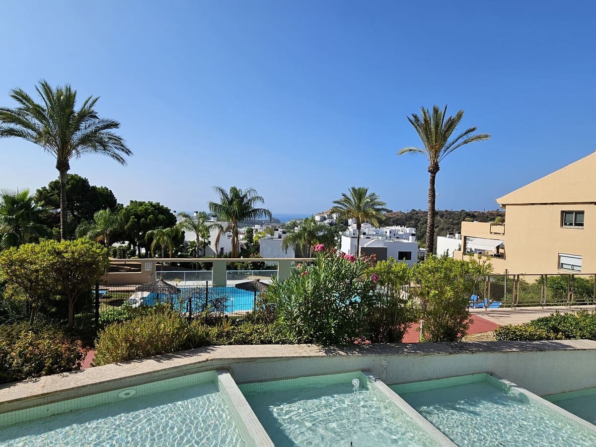2 soveværelse Penthouse til salg i Estepona med swimmingpool garage - € 539.000 (Ref: 8488429)