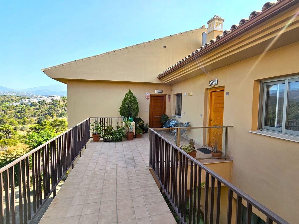 2 makuuhuone Kattohuoneisto myytävänä paikassa Estepona mukana uima-altaan 
autotalli - 539 000 € (Ref: 8488429)