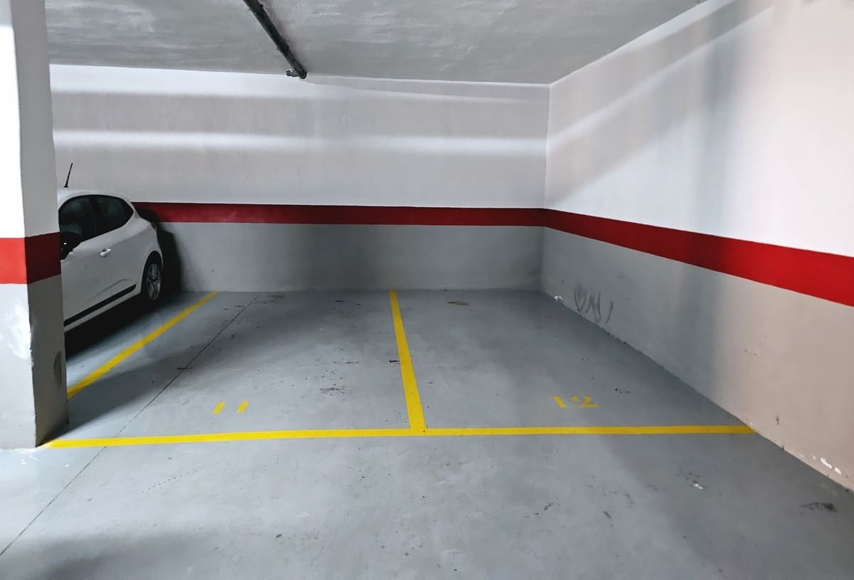 2 soveværelse Lejlighed til salg i Elviria med swimmingpool garage - € 359.000 (Ref: 8552382)