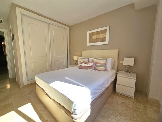 2 sypialnia Apartament na sprzedaż w Elviria, Marbella z basenem garażem - 359 000 € (Ref: 8552382)