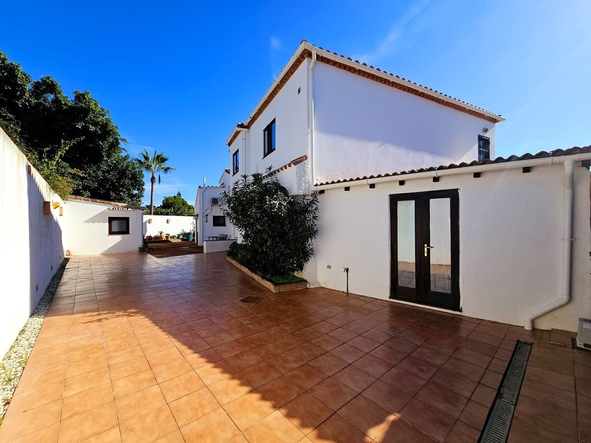6 camera da letto Villa in vendita in Estepona con piscina garage - 1.200.000 € (Rif: 8633831)