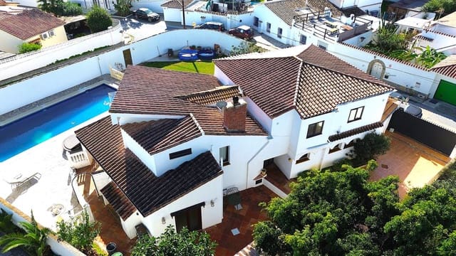 6 camera da letto Villa in vendita in Estepona con piscina garage - 1.200.000 € (Rif: 8633831)