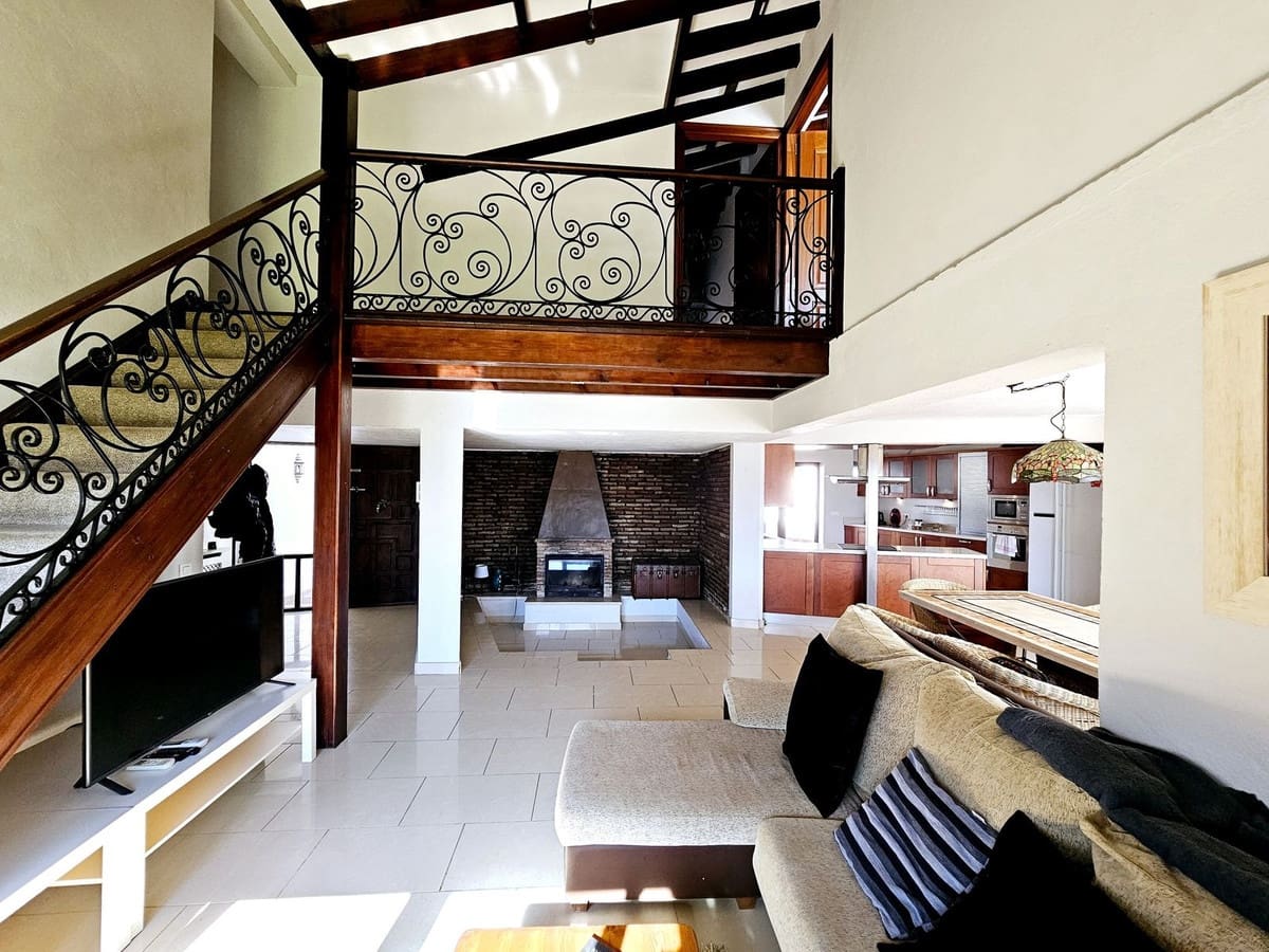 6 camera da letto Villa in vendita in Estepona con piscina garage - 1.200.000 € (Rif: 8633831)