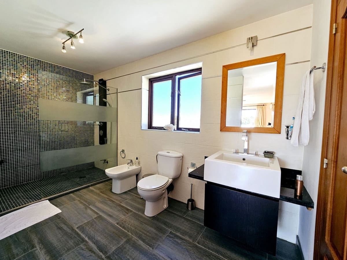 6 camera da letto Villa in vendita in Estepona con piscina garage - 1.200.000 € (Rif: 8633831)