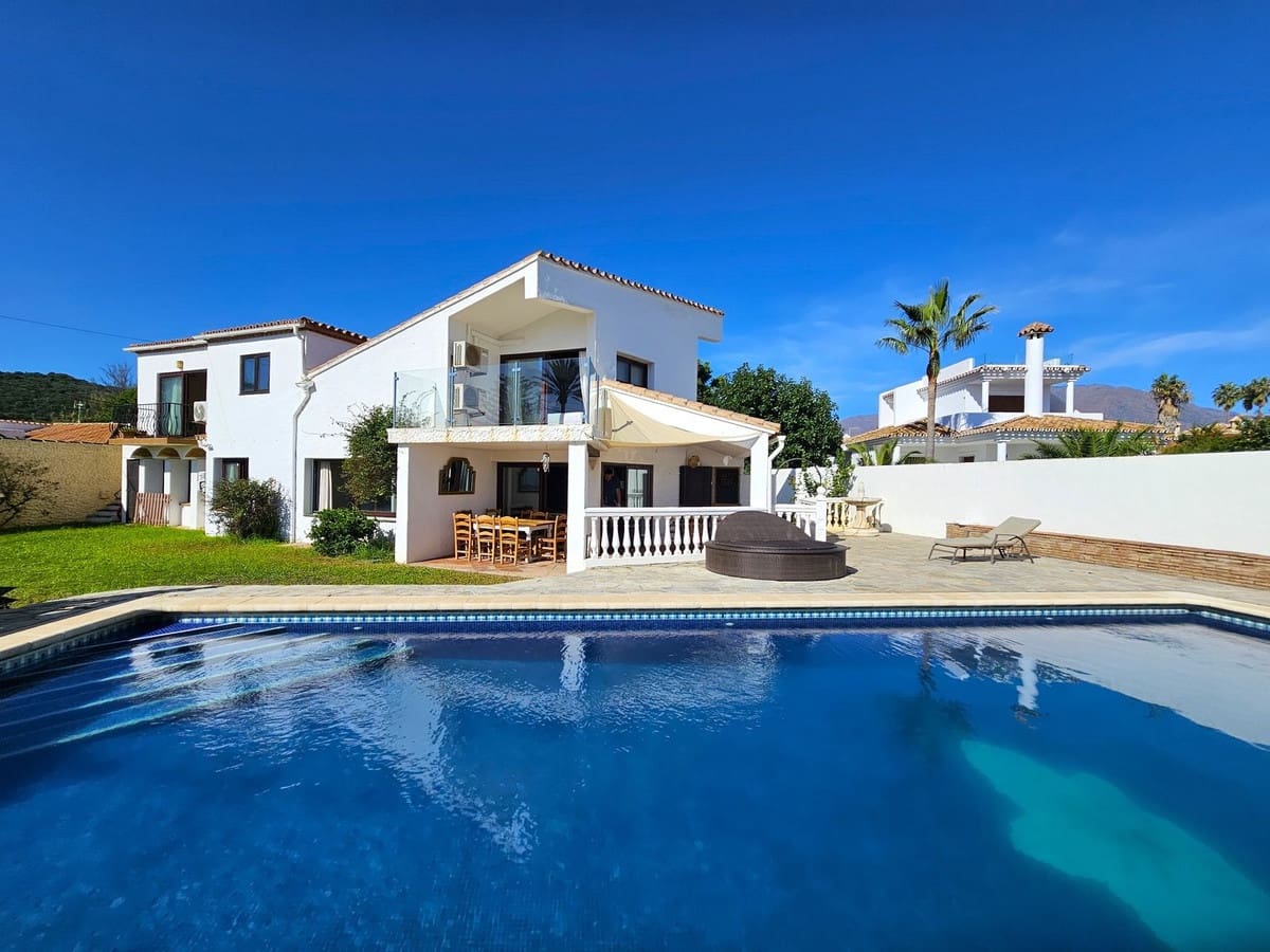 6 camera da letto Villa in vendita in Estepona con piscina garage - 1.200.000 € (Rif: 8633831)